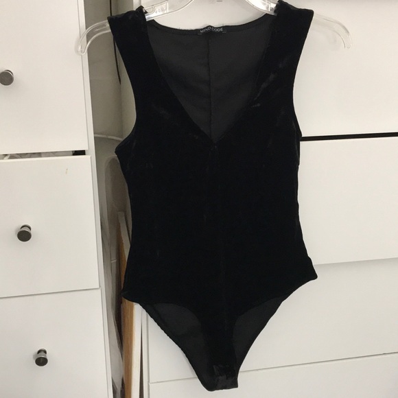 Tops - Like NEW Black Velvet Body Suit